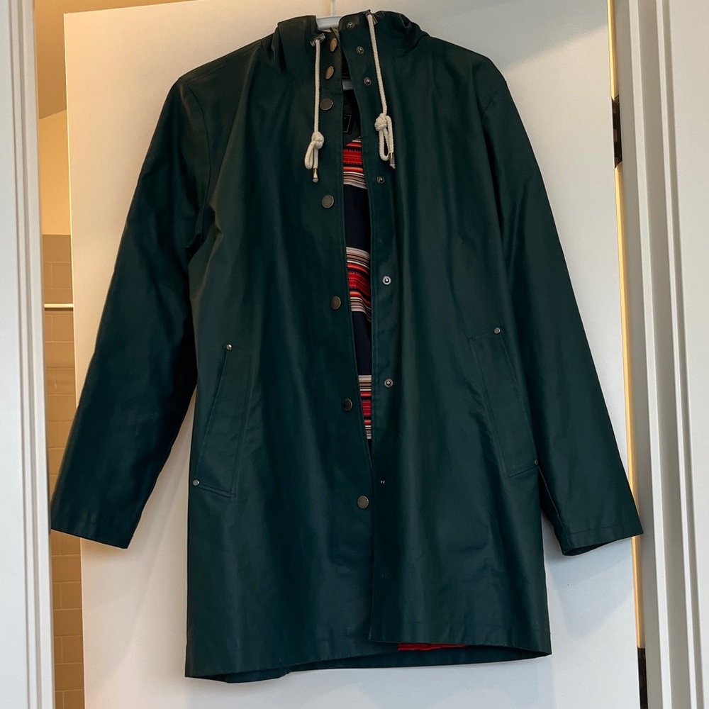 Pendleton women’s Hooded Raincoat in Deep Forest Green